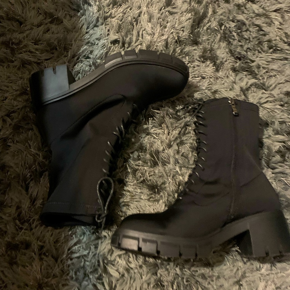 Simmi London lace up chunky heel utility boot